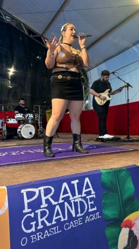 Cantora Sertaneja - Thalita Ferrari