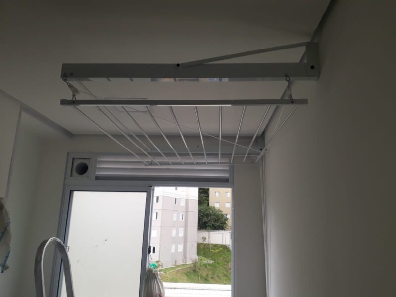 Instalação de Varal de Teto