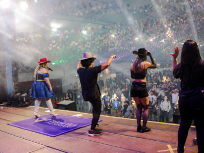 Cantora Sertaneja - Thalita Ferrari