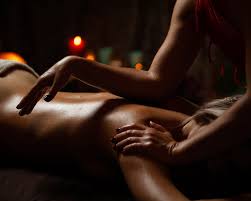 Desperte seus sentidos: Uma experiência profunda de Massagem Tântrica